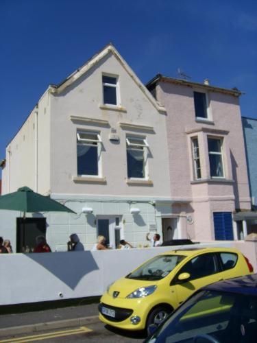 The Ship - Sandgate Bed & Breakfast 2*